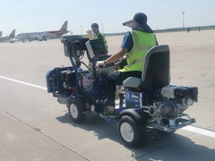 98 2 máy đánh dấu đường